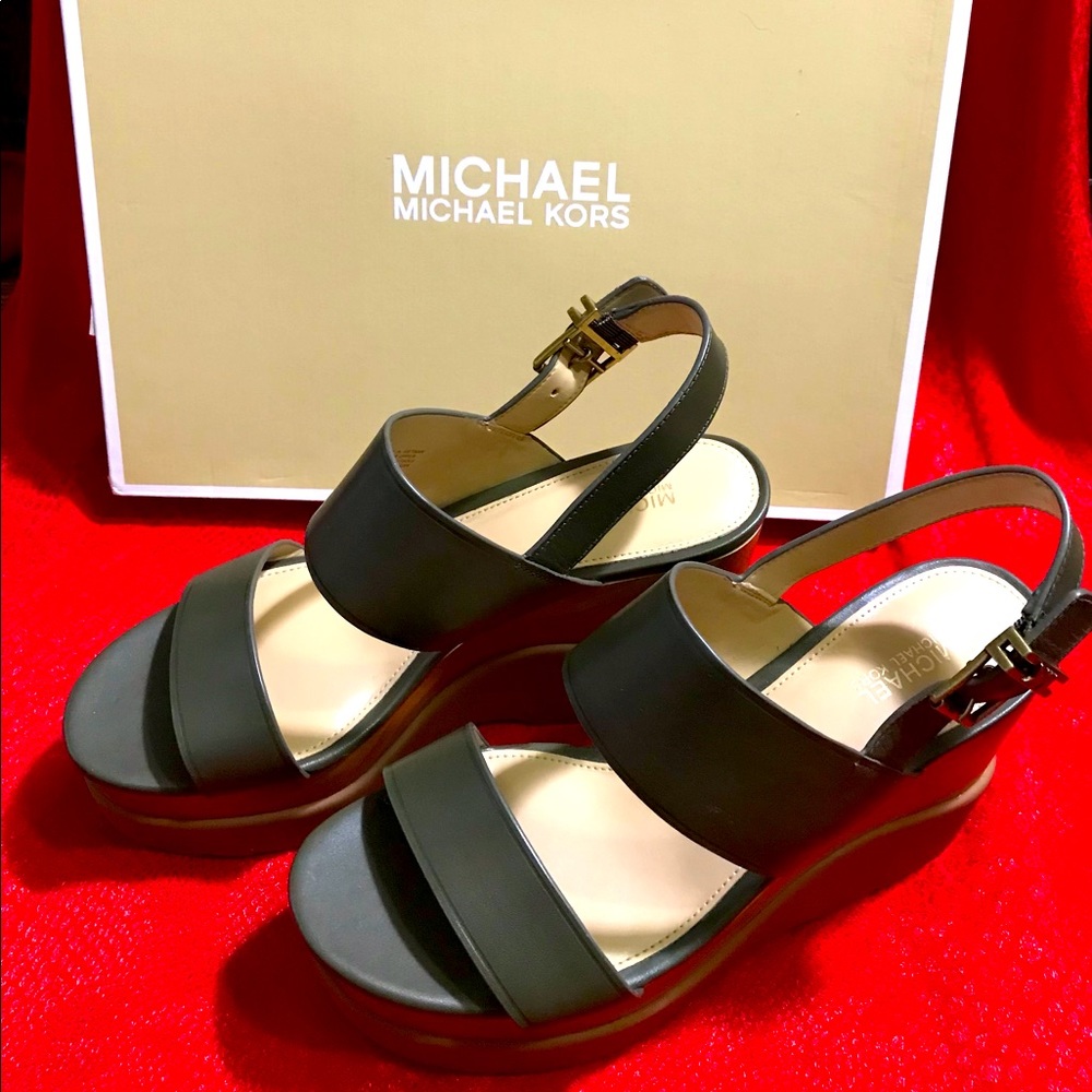 Michael Kors women platform shoes Size 7.0